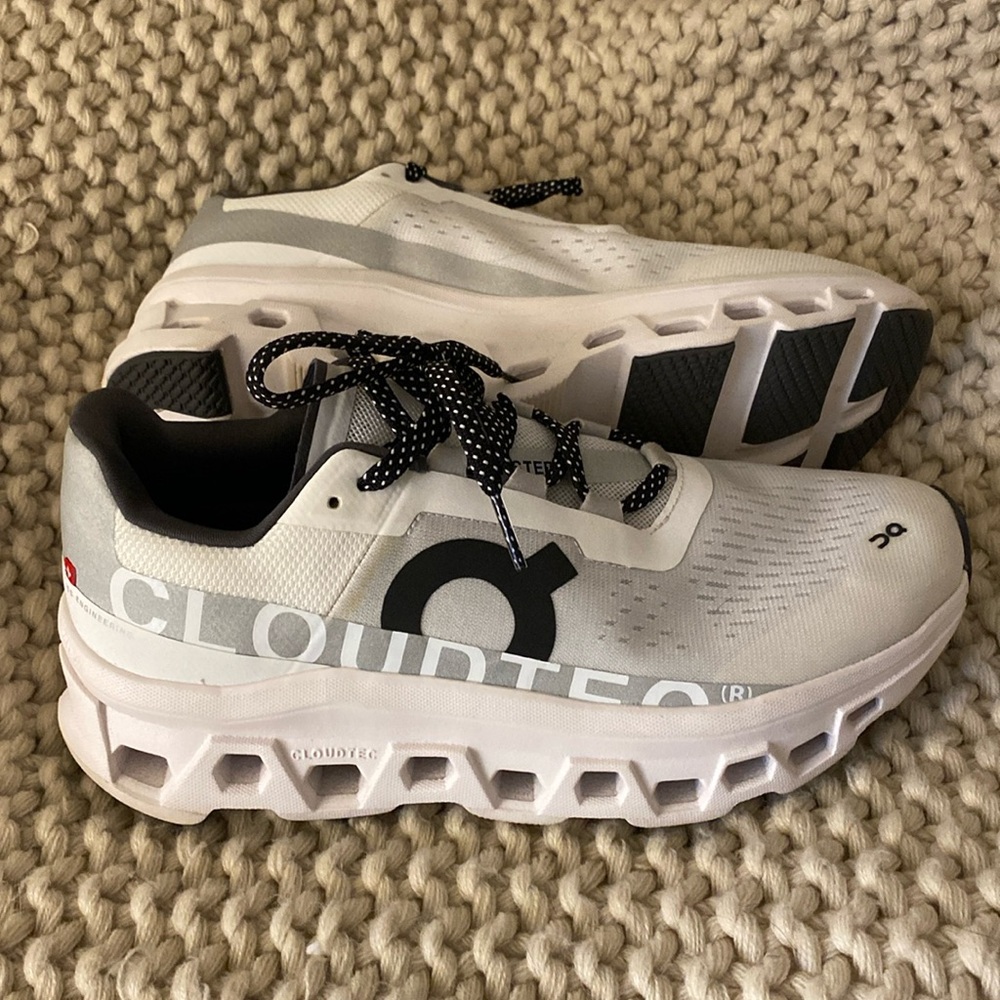 On Cloud Cloudmonster Women’s Sz. 8.5